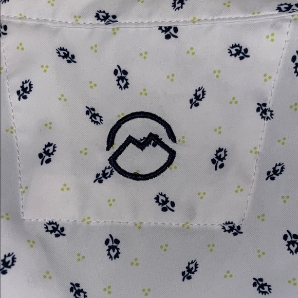 Magellan Outdoors White Shirt with Blue Pattern - Picture 4 of 6